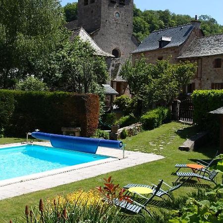 Logis Hotel Restaurant L'Auberge Du Chateau Muret-le-Château Esterno foto