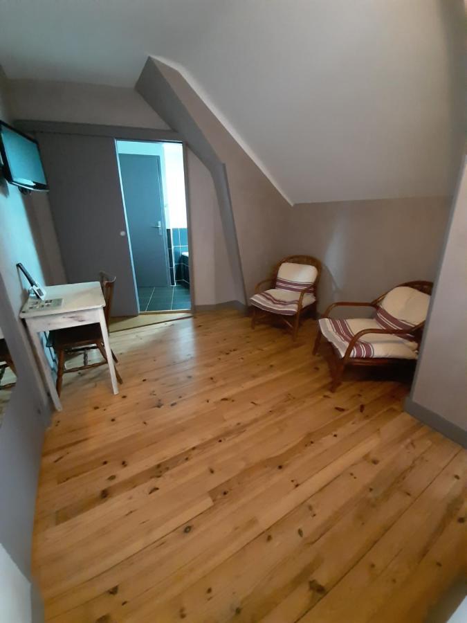 Logis Hotel Restaurant L'Auberge Du Chateau Muret-le-Château Esterno foto