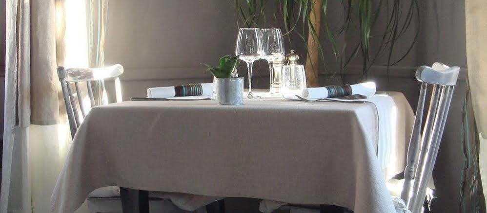 Logis Hotel Restaurant L'Auberge Du Chateau Muret-le-Château Esterno foto